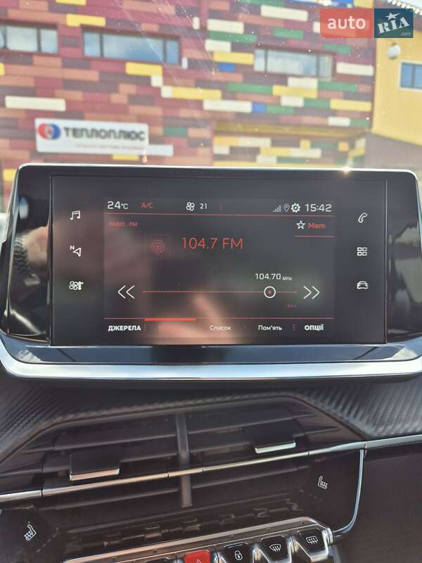 Позашляховик / Кросовер Peugeot 2008 2019 в Львові