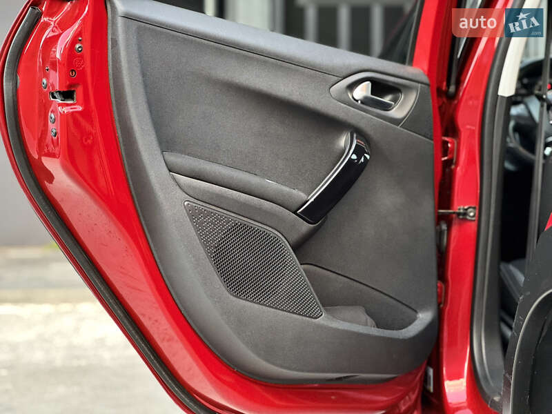 Позашляховик / Кросовер Peugeot 2008 2019 в Києві фото 19 Позашляховик / Кросовер Peugeot 2008 2019 в Києві
