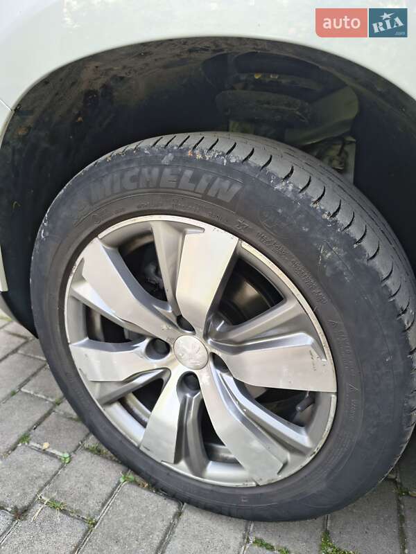 Позашляховик / Кросовер Peugeot 2008 2015 в Івано-Франківську фото 22 Позашляховик / Кросовер Peugeot 2008 2015 в Івано-Франківську