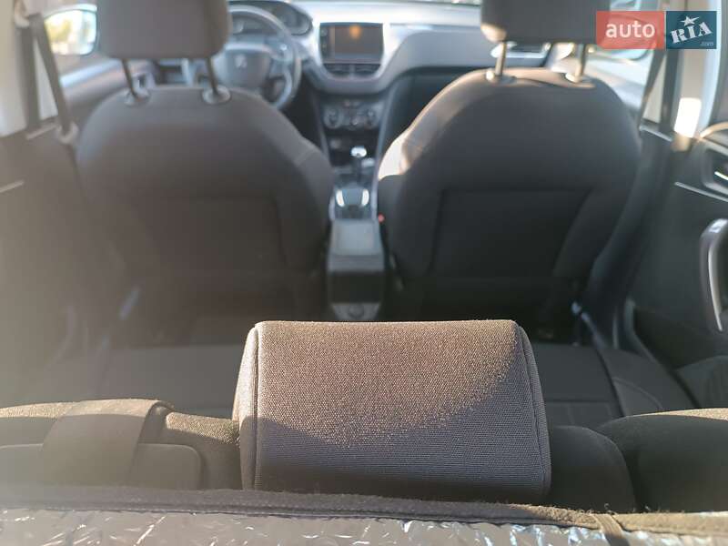 Позашляховик / Кросовер Peugeot 2008 2014 в Львові фото 2 Позашляховик / Кросовер Peugeot 2008 2014 в Львові