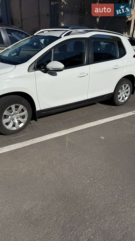 Позашляховик / Кросовер Peugeot 2008 2014 в Черкасах