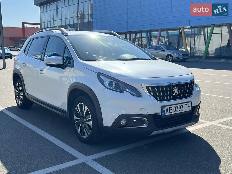 Внедорожник / Кроссовер Peugeot 2008 2017 в Киеве