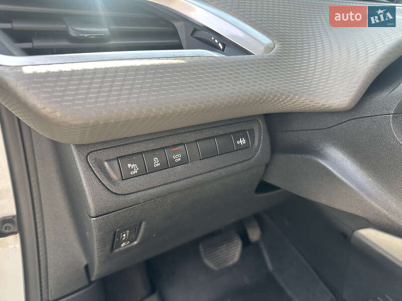 Позашляховик / Кросовер Peugeot 2008 2016 в Івано-Франківську