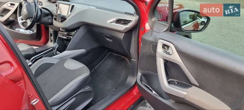 Позашляховик / Кросовер Peugeot 2008 2016 в Харкові