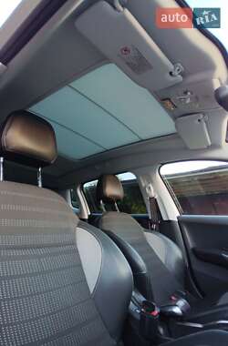 Внедорожник / Кроссовер Peugeot 2008 2014 в 