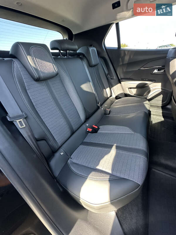 Внедорожник / Кроссовер Peugeot 2008 2021 в Ивано-Франковске