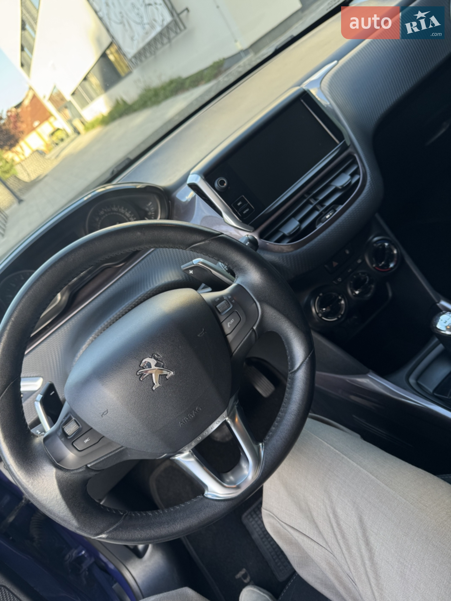 2015 Peugeot 2008 - мініатюра 10