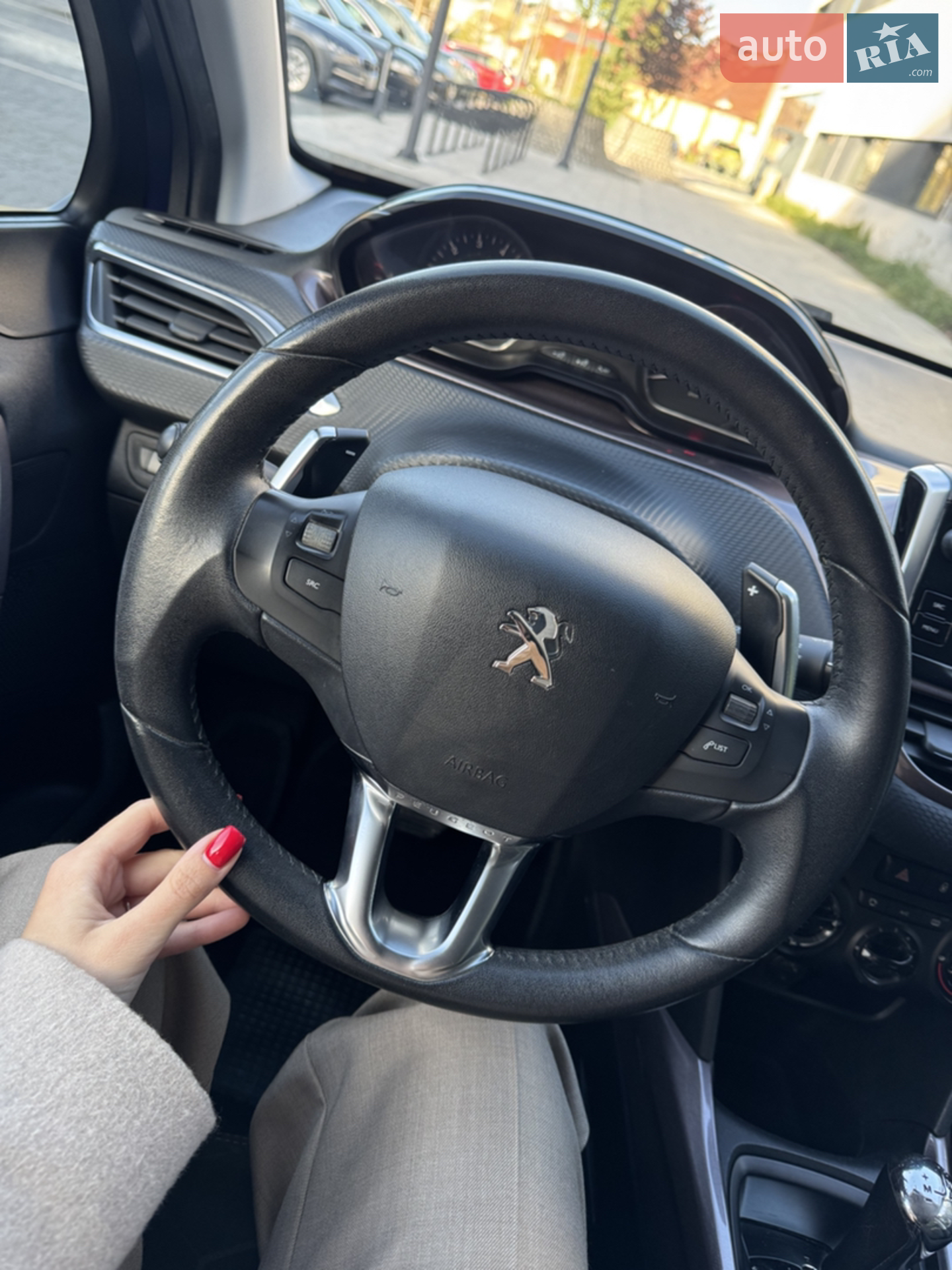 2015 Peugeot 2008 - мініатюра 14