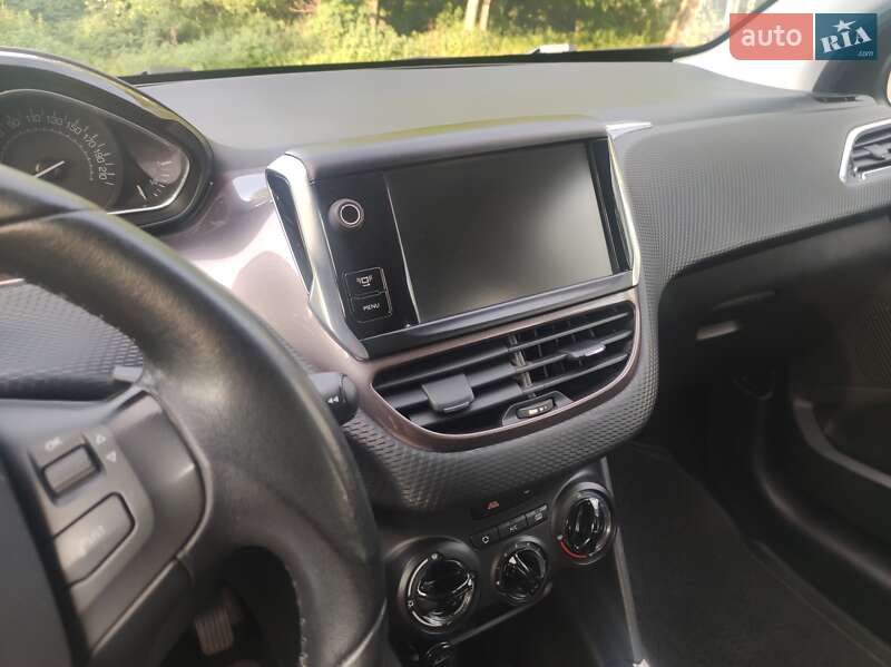 Позашляховик / Кросовер Peugeot 2008 2014 в Києві