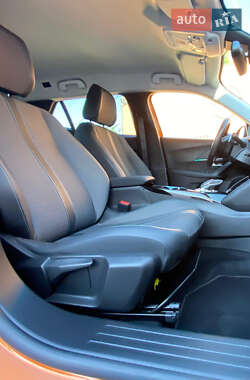 Внедорожник / Кроссовер Peugeot 2008 2021 в 