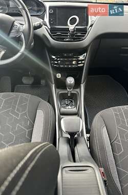 Внедорожник / Кроссовер Peugeot 2008 2017 в Харькове