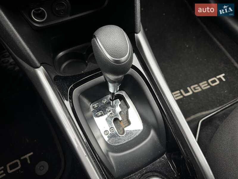 Позашляховик / Кросовер Peugeot 2008 2017 в Києві