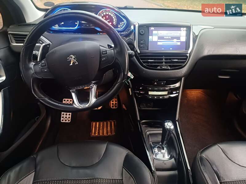 Внедорожник / Кроссовер Peugeot 2008 2016 в Киеве