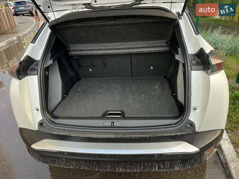 Позашляховик / Кросовер Peugeot 2008 2021 в Києві фото 9 Позашляховик / Кросовер Peugeot 2008 2021 в Києві