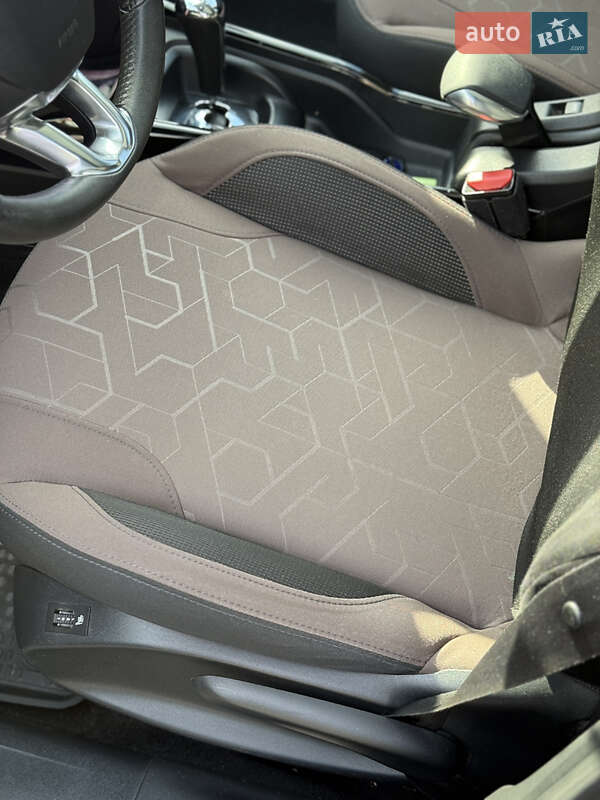 Позашляховик / Кросовер Peugeot 2008 2014 в Хмельницькому