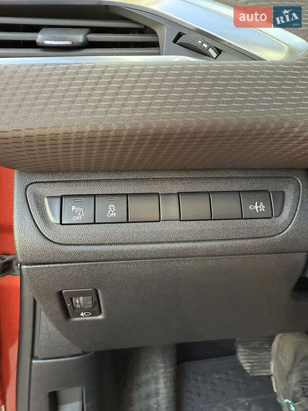 Позашляховик / Кросовер Peugeot 2008 2014 в Хмельницькому