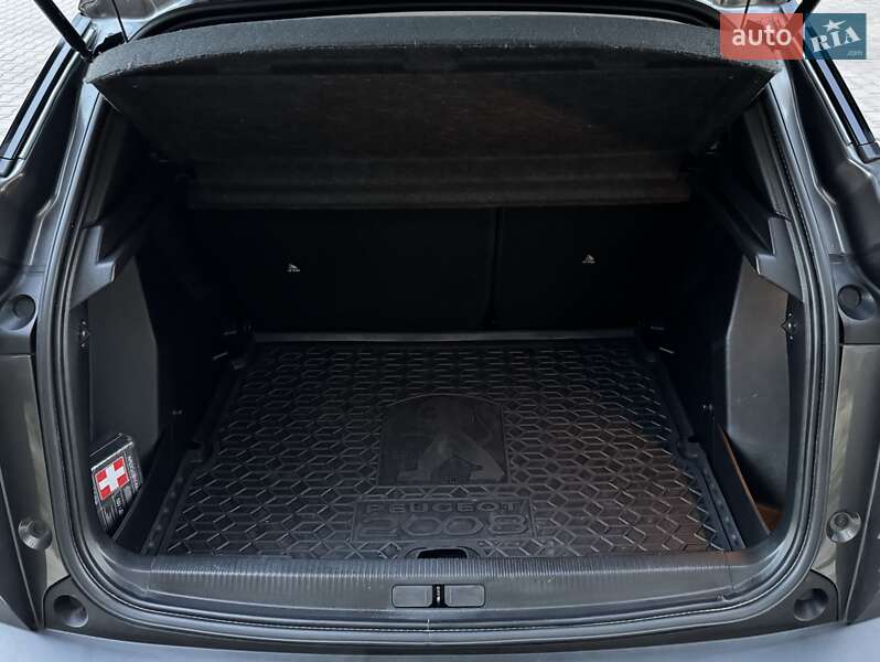 Внедорожник / Кроссовер Peugeot 2008 2021 в Киеве