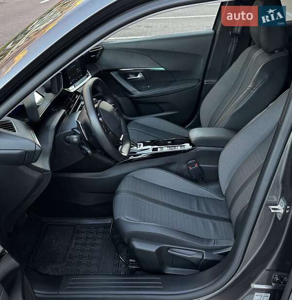 Внедорожник / Кроссовер Peugeot 2008 2021 в Киеве