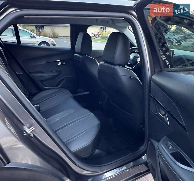 Внедорожник / Кроссовер Peugeot 2008 2021 в Киеве