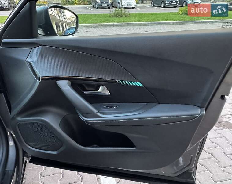 Внедорожник / Кроссовер Peugeot 2008 2021 в Киеве