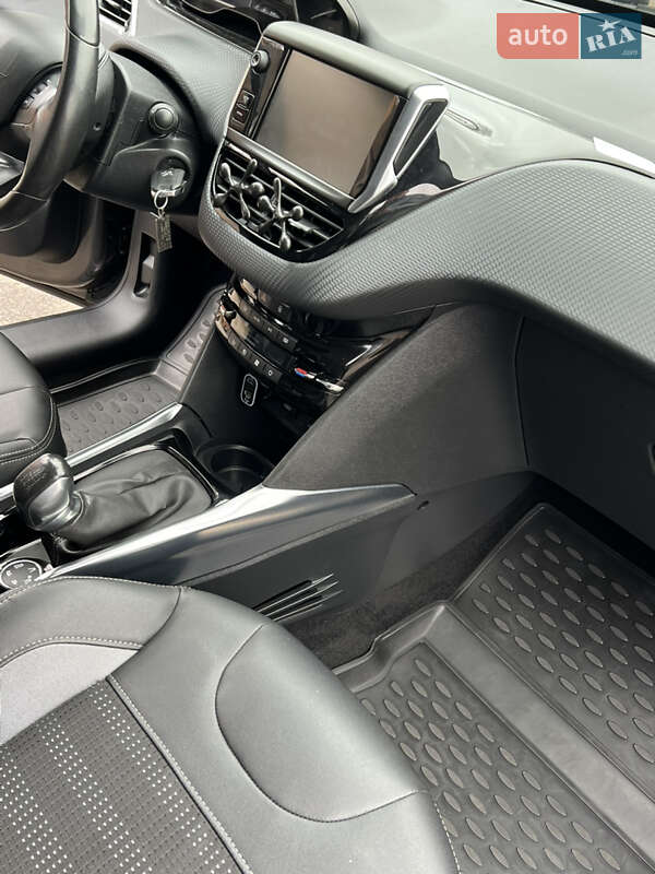 Внедорожник / Кроссовер Peugeot 2008 2013 в Бердичеве