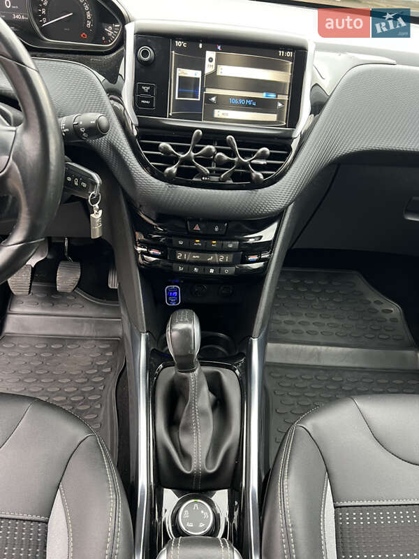 Внедорожник / Кроссовер Peugeot 2008 2013 в Бердичеве