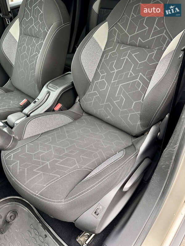 Внедорожник / Кроссовер Peugeot 2008 2017 в Николаеве