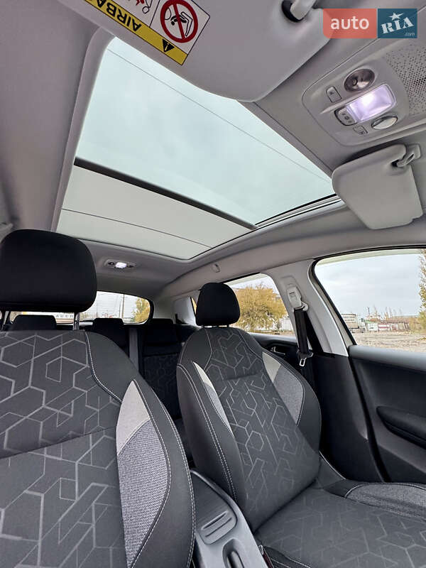 Внедорожник / Кроссовер Peugeot 2008 2017 в Николаеве