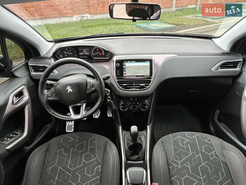 Внедорожник / Кроссовер Peugeot 2008 2015 в Дрогобыче