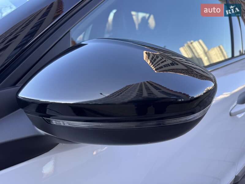 Внедорожник / Кроссовер Peugeot 2008 2023 в Киеве