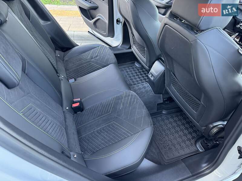 Внедорожник / Кроссовер Peugeot 2008 2023 в Киеве