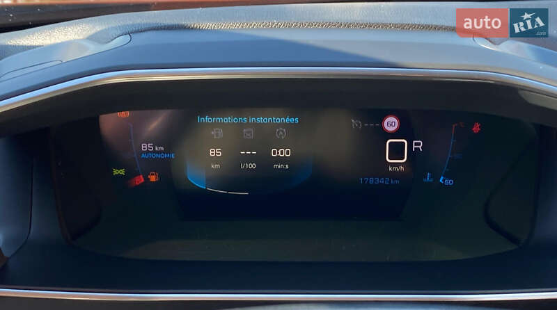 Внедорожник / Кроссовер Peugeot 2008 2021 в Ровно