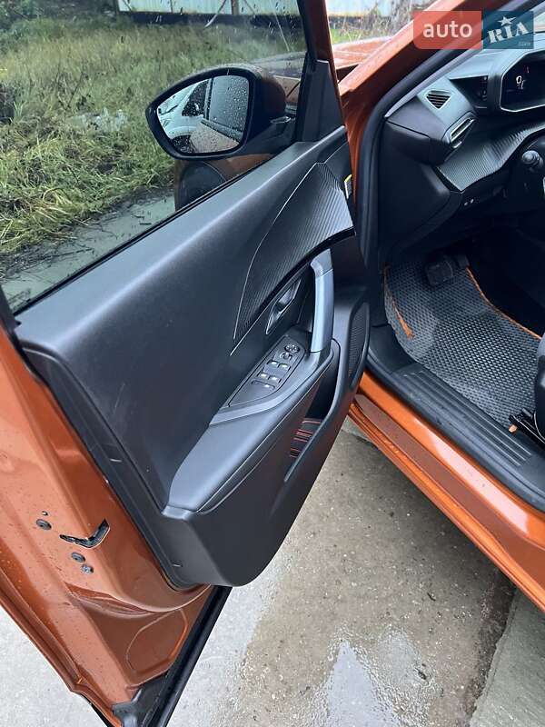 Внедорожник / Кроссовер Peugeot 2008 2020 в Харькове