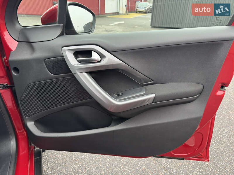 Внедорожник / Кроссовер Peugeot 2008 2018 в Киеве фото 16 Внедорожник / Кроссовер Peugeot 2008 2018 в Киеве