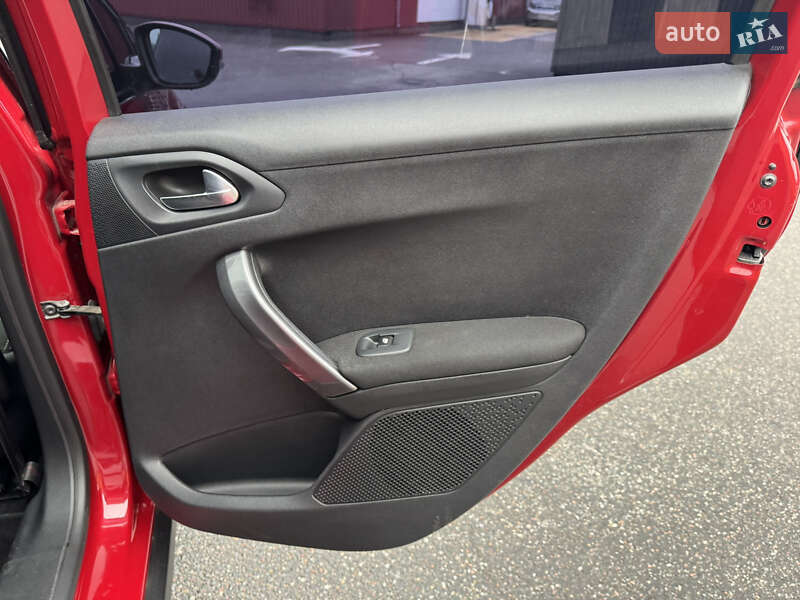 Внедорожник / Кроссовер Peugeot 2008 2018 в Киеве фото 19 Внедорожник / Кроссовер Peugeot 2008 2018 в Киеве