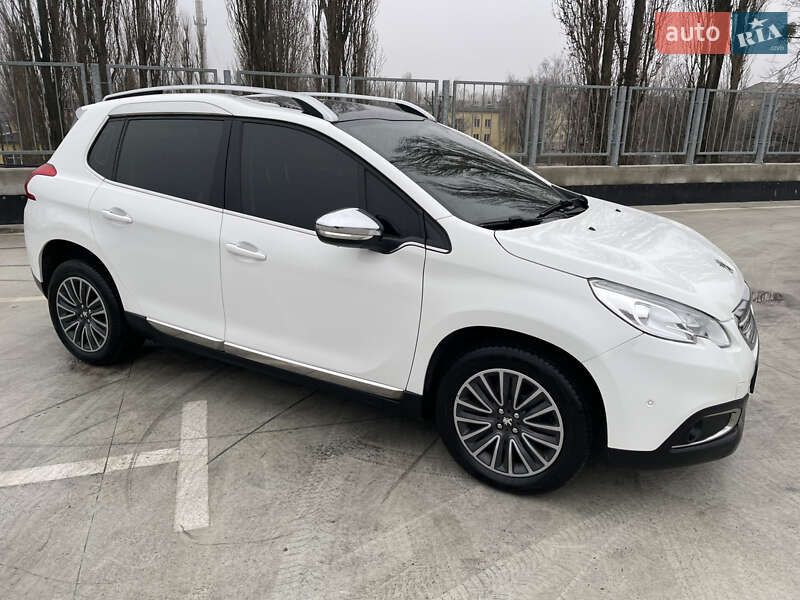 Внедорожник / Кроссовер Peugeot 2008 2015 в Киеве фото 7 Внедорожник / Кроссовер Peugeot 2008 2015 в Киеве