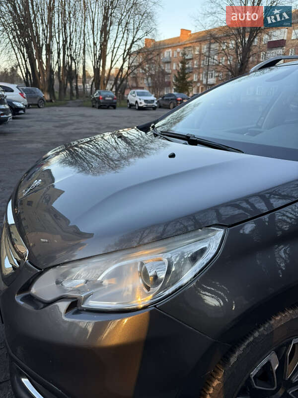 Внедорожник / Кроссовер Peugeot 2008 2015 в Староконстантинове