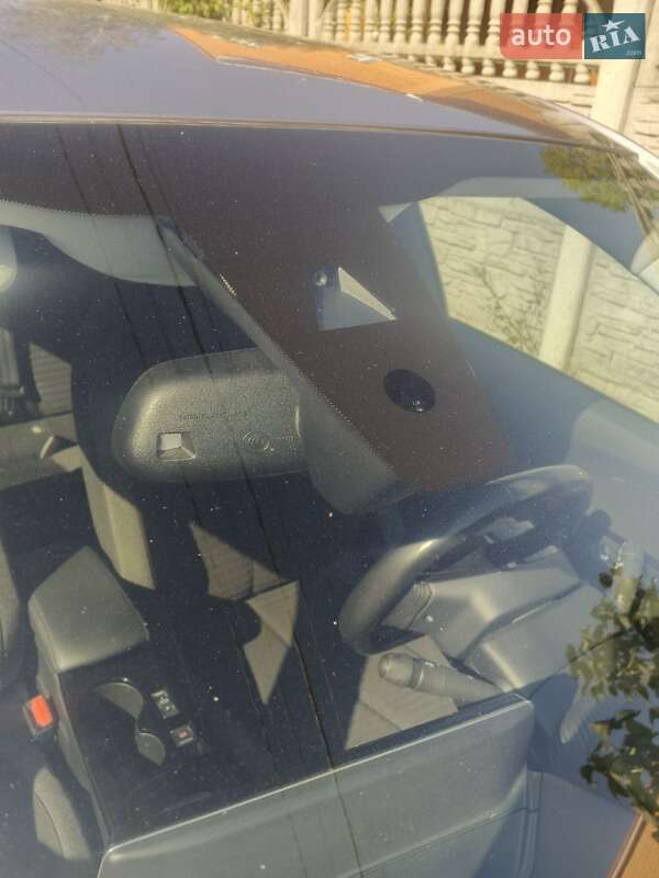 Позашляховик / Кросовер Peugeot 2008 2020 в Полтаві