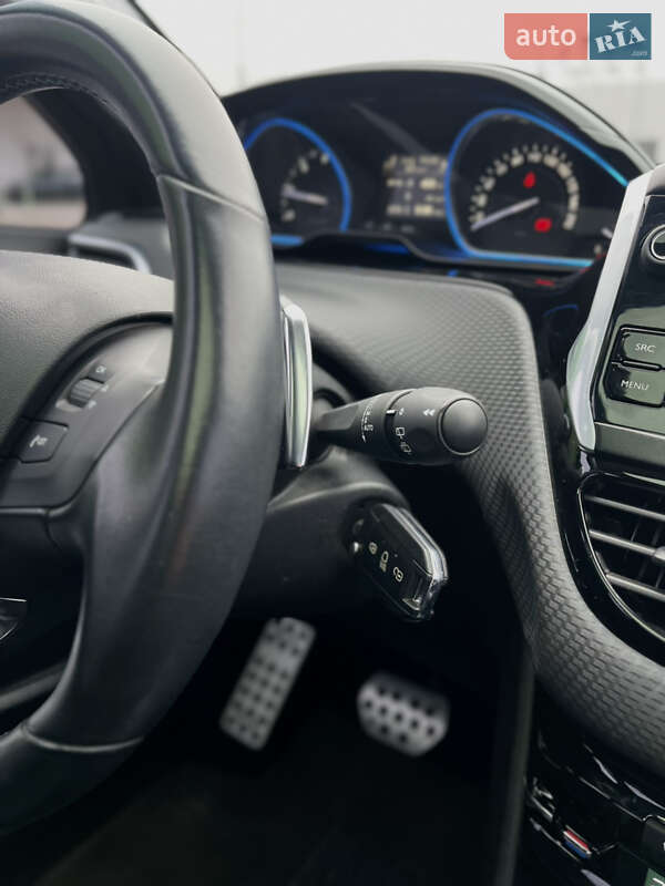 Внедорожник / Кроссовер Peugeot 2008 2015 в Одессе