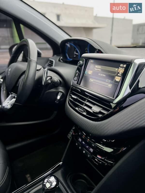 Внедорожник / Кроссовер Peugeot 2008 2015 в Одессе