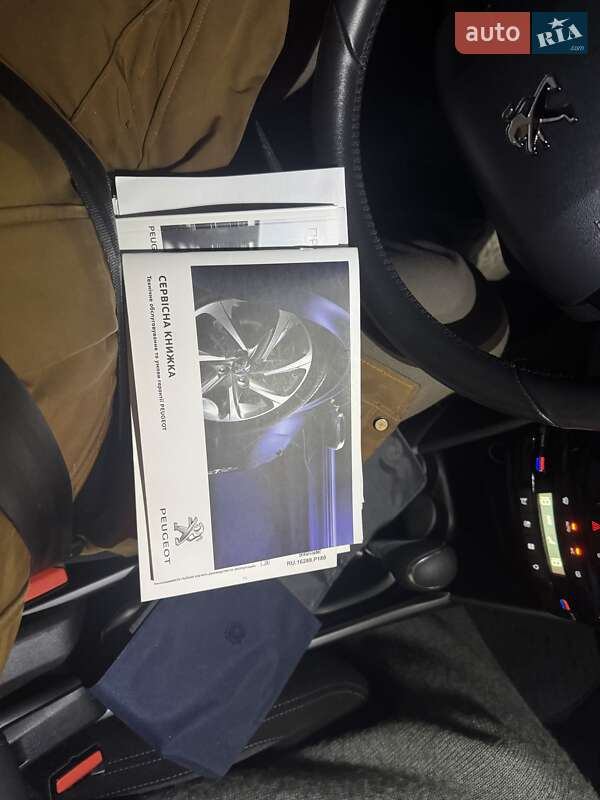 Позашляховик / Кросовер Peugeot 2008 2017 в Львові