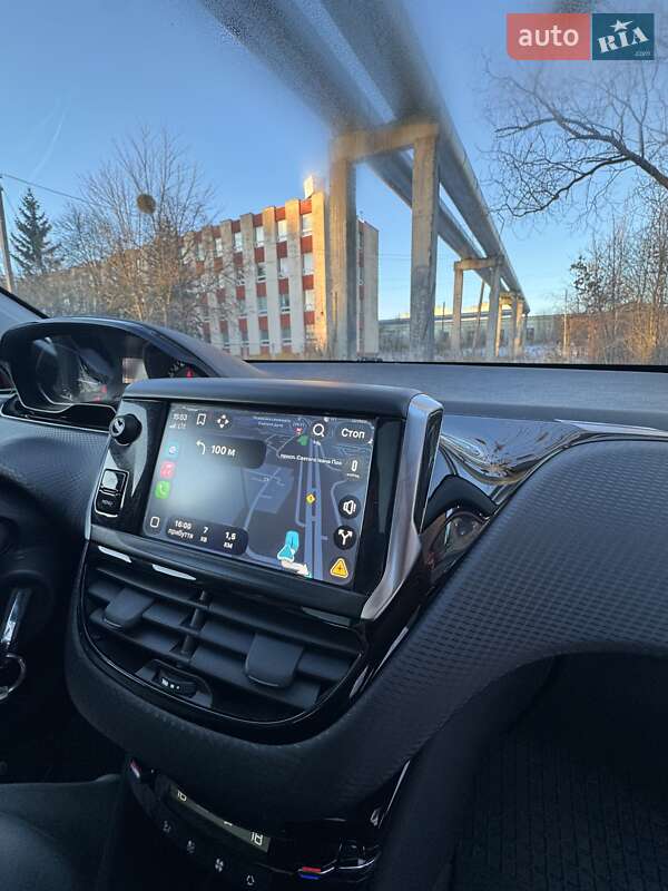 Позашляховик / Кросовер Peugeot 2008 2017 в Львові