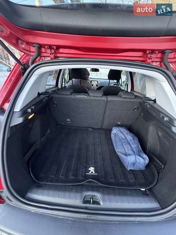 Позашляховик / Кросовер Peugeot 2008 2017 в Львові
