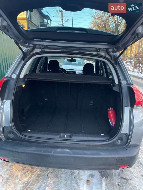 Позашляховик / Кросовер Peugeot 2008 2014 в Львові