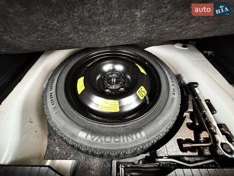 Внедорожник / Кроссовер Peugeot 2008 2021 в Киеве