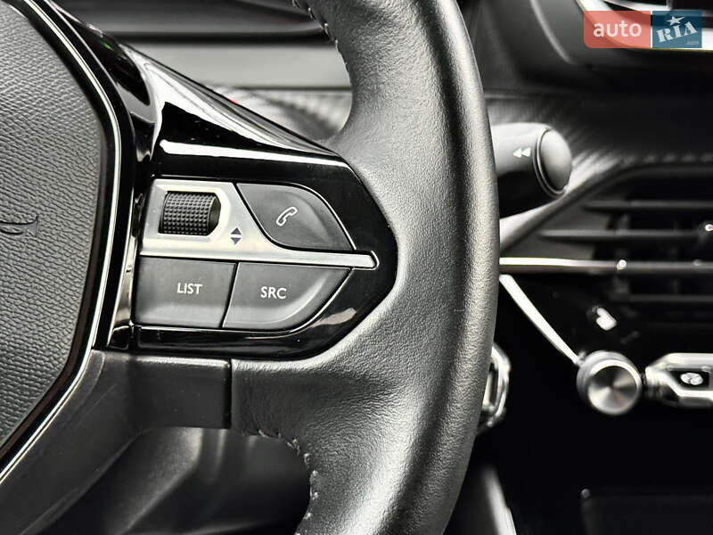 Внедорожник / Кроссовер Peugeot 2008 2021 в Киеве