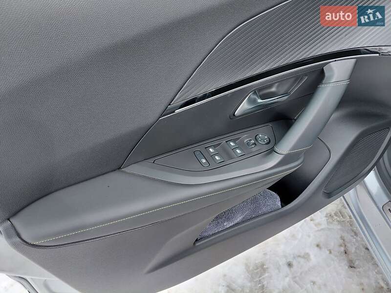 Внедорожник / Кроссовер Peugeot 2008 2021 в Шостке