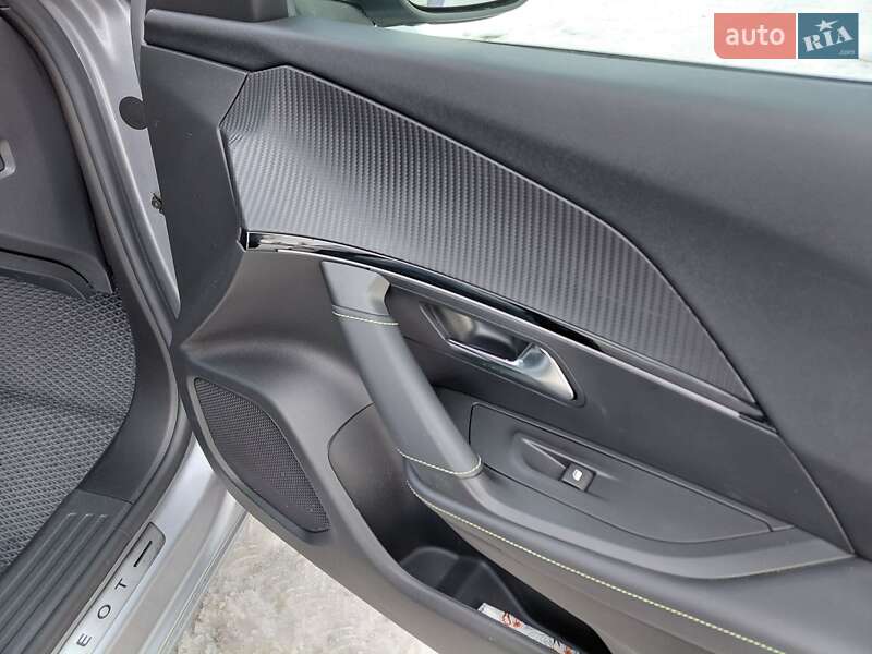 Внедорожник / Кроссовер Peugeot 2008 2021 в Шостке