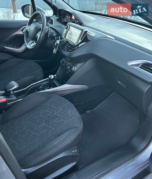 Внедорожник / Кроссовер Peugeot 2008 2016 в Шепетовке