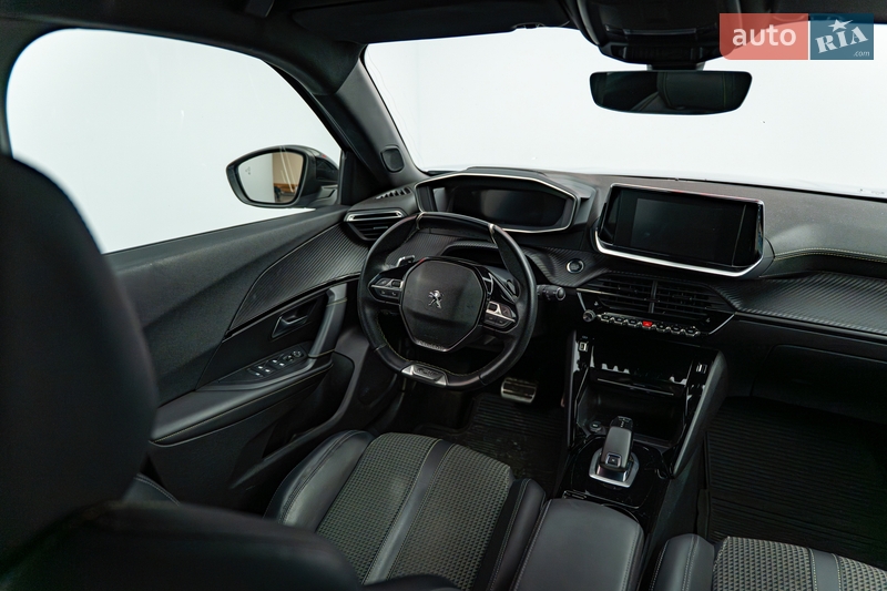 Внедорожник / Кроссовер Peugeot 2008 2020 в Киеве